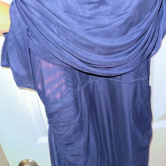 Formal Dress. - Picture 8 of 9